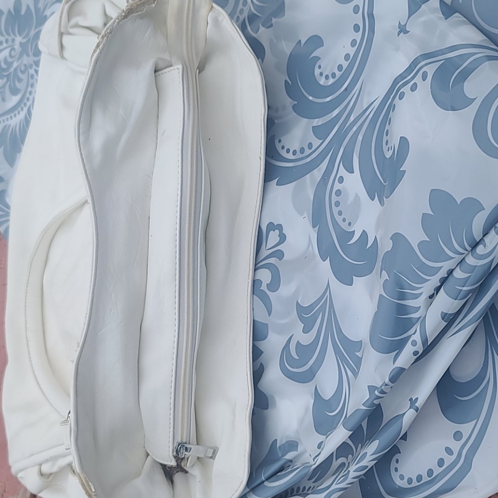 White Purse - Picture 10 of 10